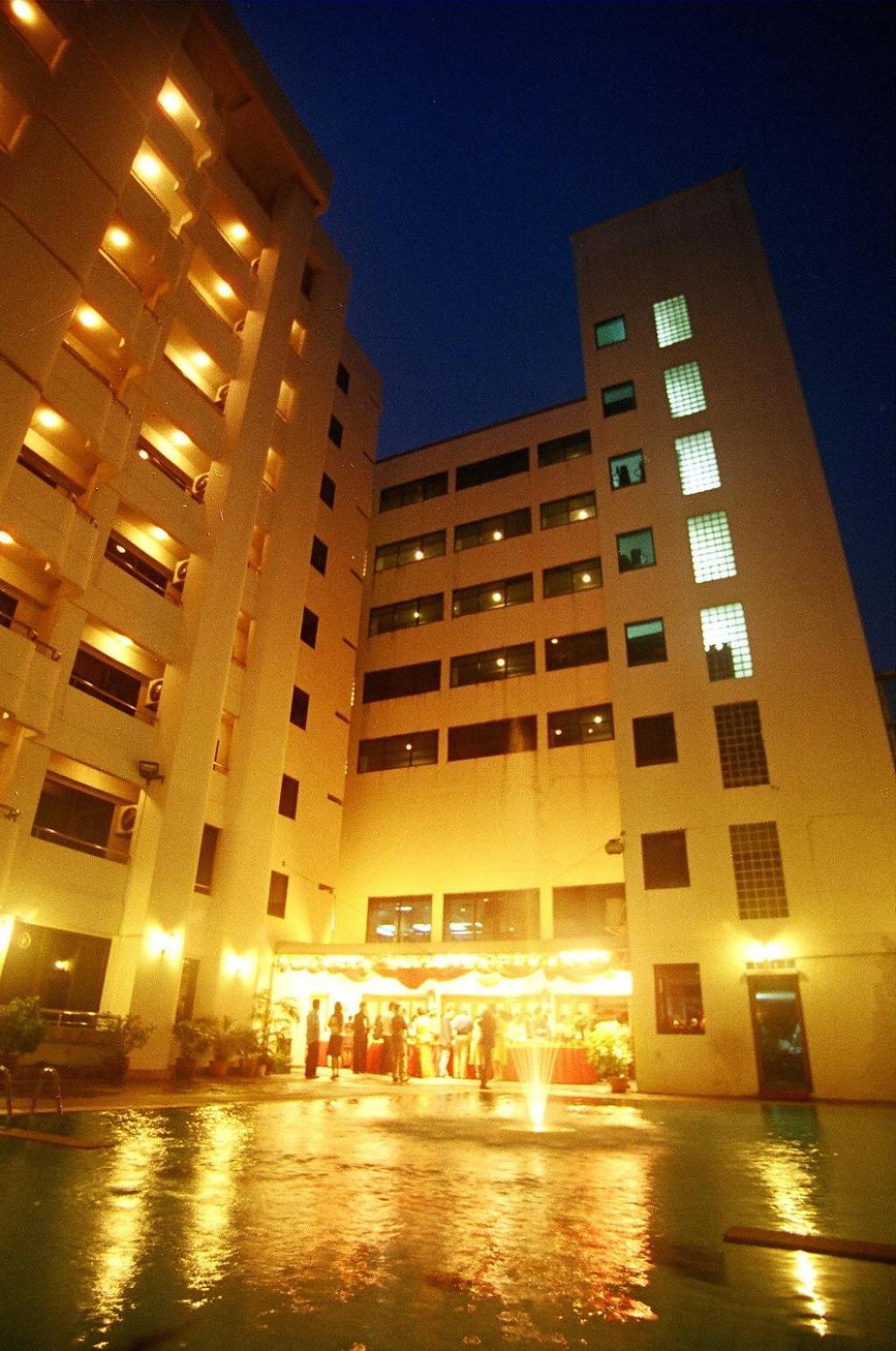 Ebina House - Sha Extra Plus Банкок Екстериор снимка